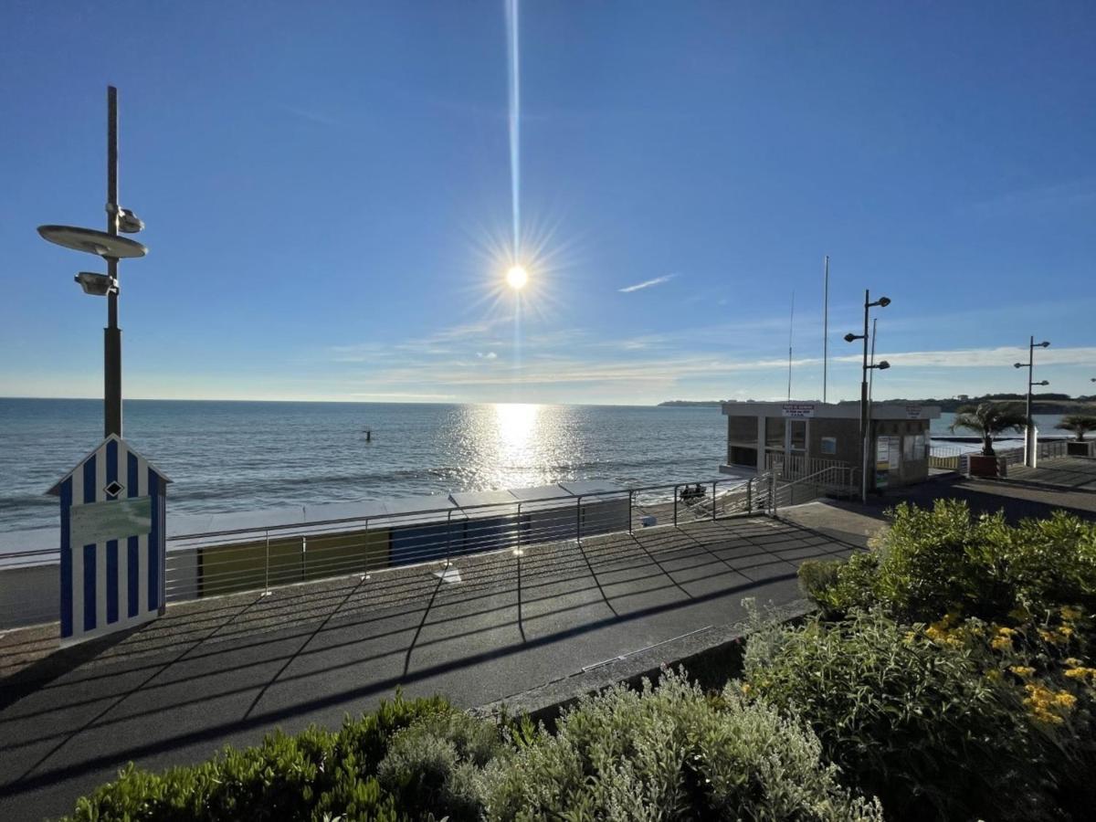Appartement Duplex En Front De Mer Avec Terrasse - Acces Direct Plage - 2 Chambres + Cabine - Fr-1-361-456 Saint-Pair-sur-Mer Luaran gambar
